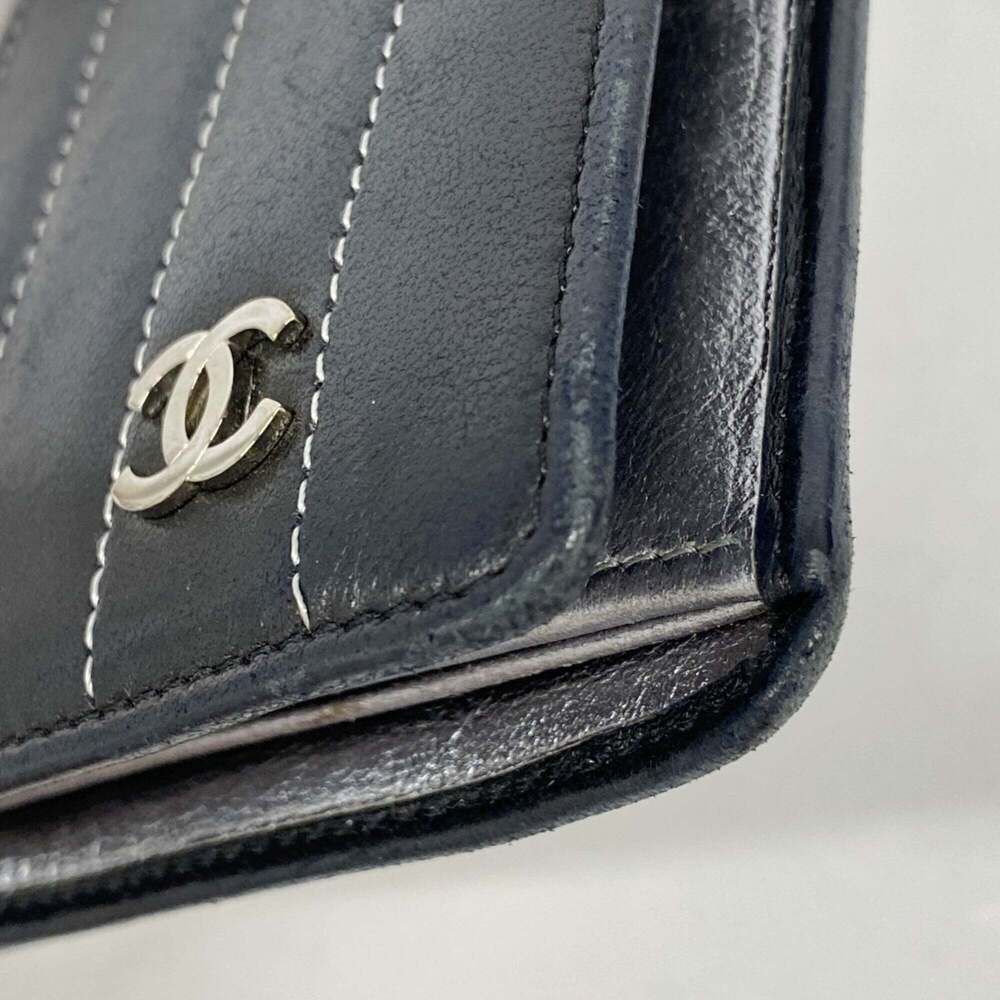 CHANEL Black Lambskin Leather Wallet - Picture 5 of 8
